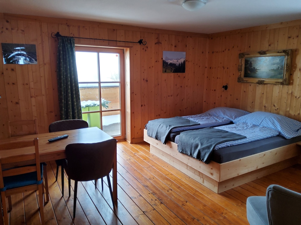 Classic Apartment, 1 Queen Bed, Slope side photo 3