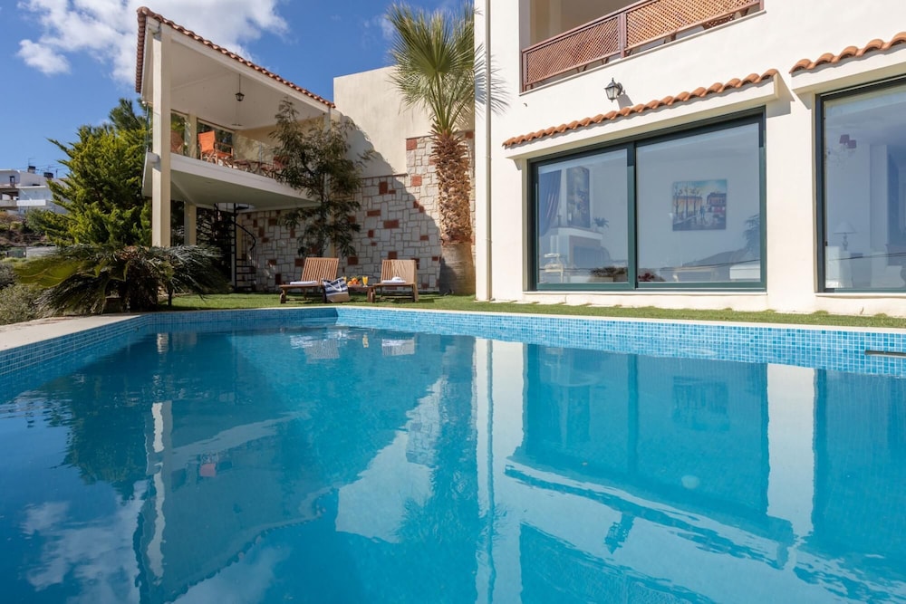 Villa photo 3