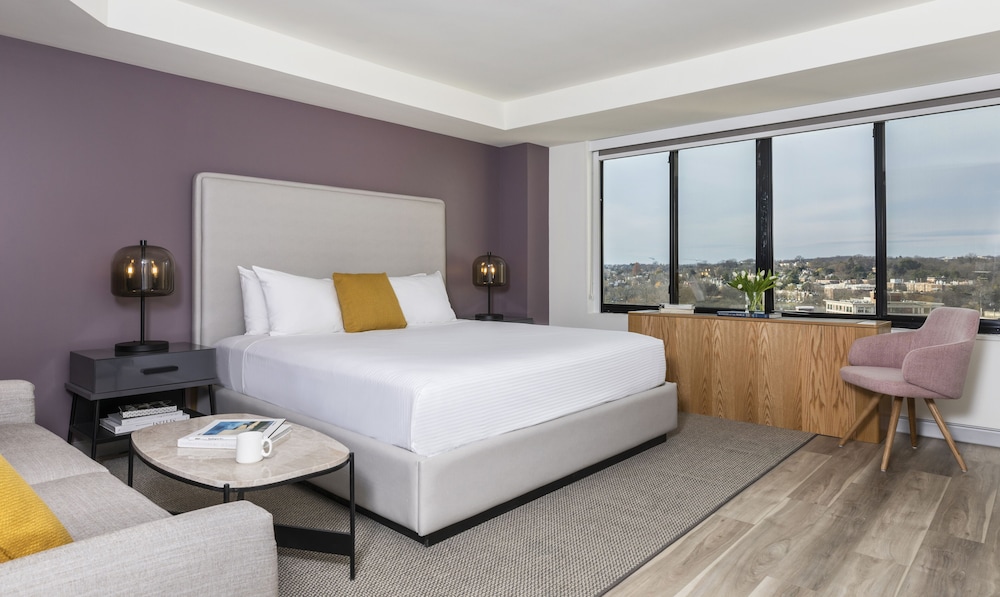 Madera Premium King at Hotel Madera in Washington