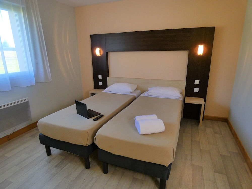 Classic Twin Room, Private Bathroom, Park View
