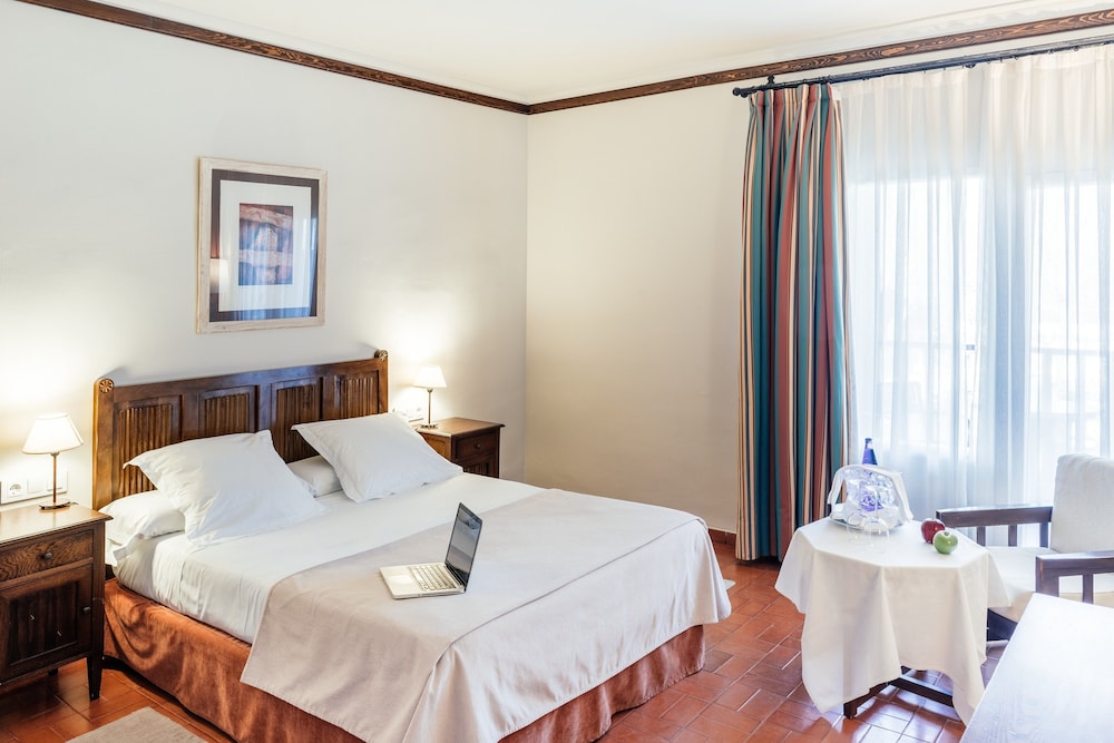 Standard Twin Room - Photo 8