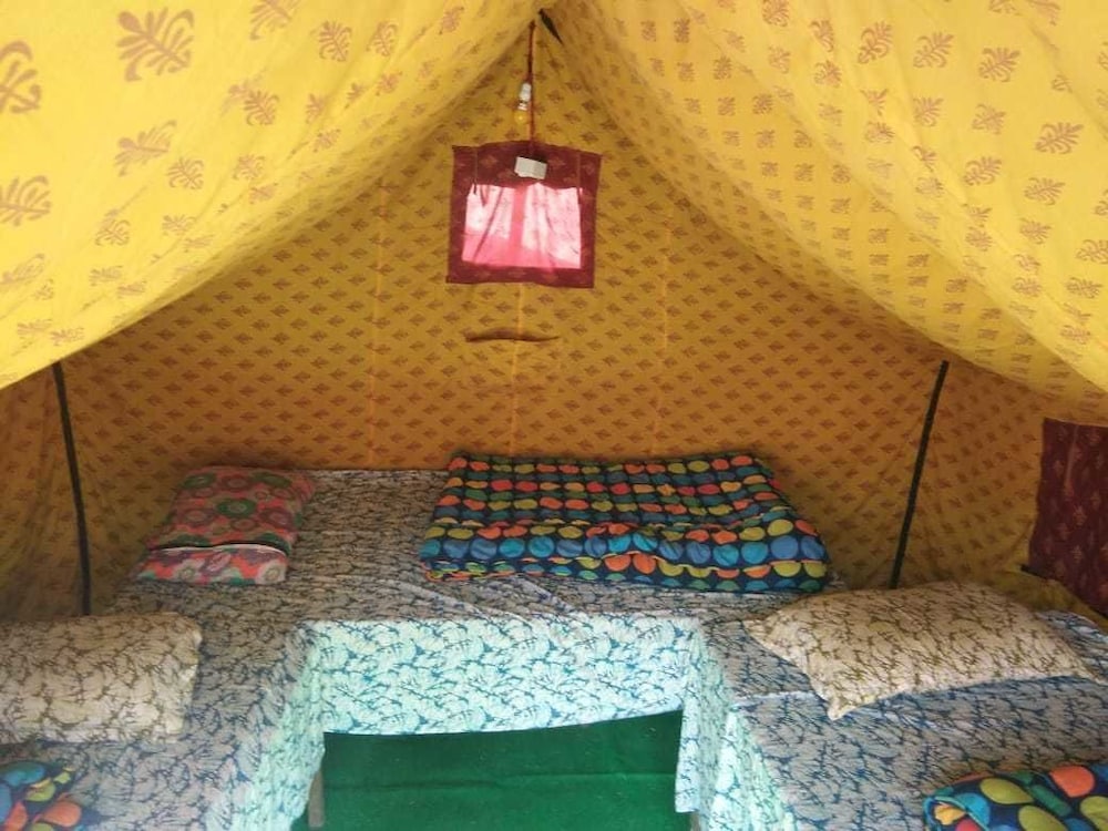 Deluxe Tent photo 1