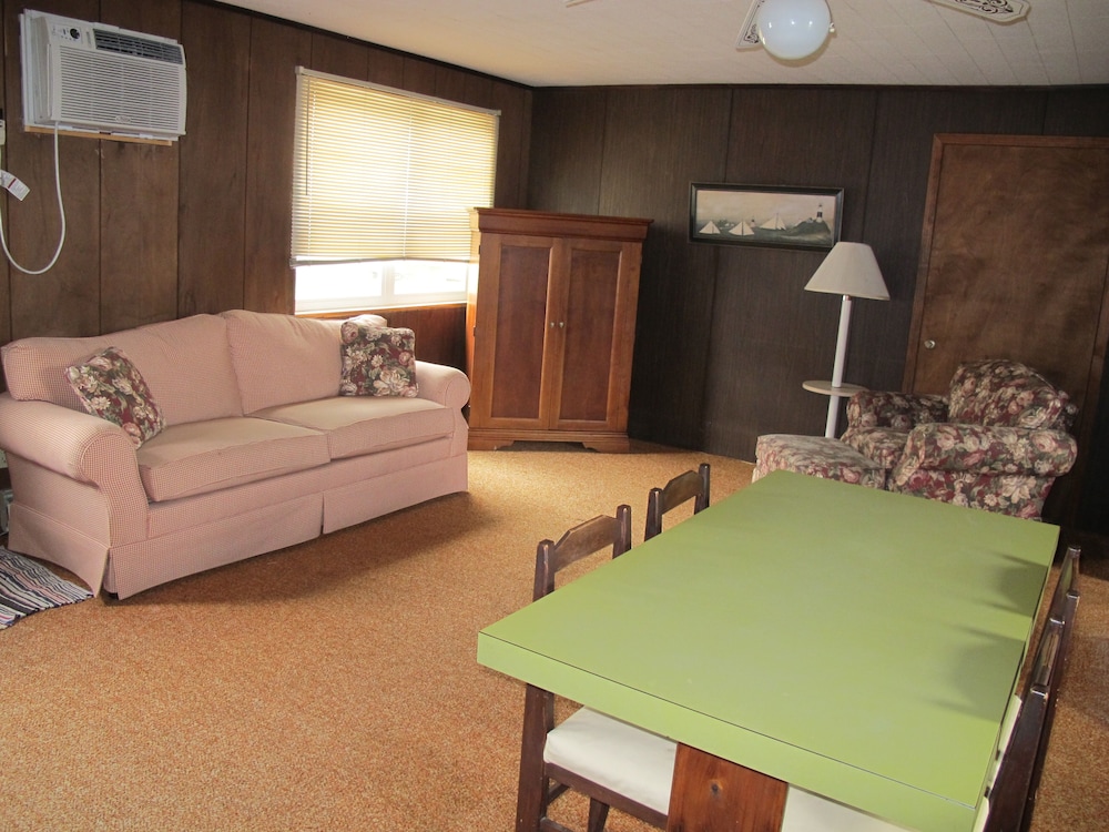 Premium Cottage, Multiple Beds, Non Smoking (Vintage Cottages - 4 person max) photo 1