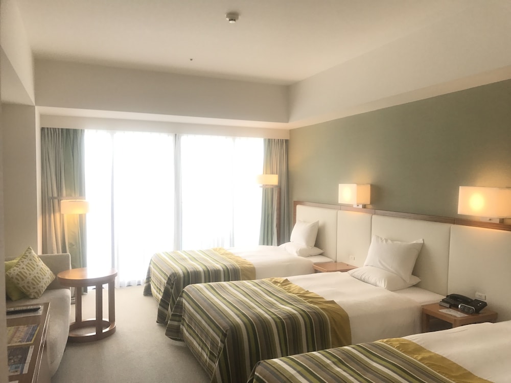 Deluxe High Floor Harbor Triple Room - Photo 2