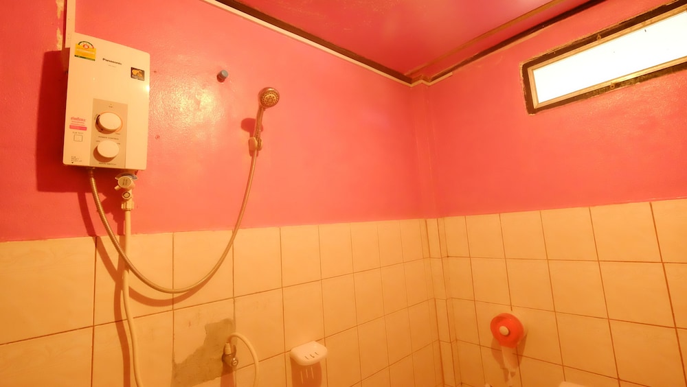 Deluxe Double Room With Air Condition photo 2