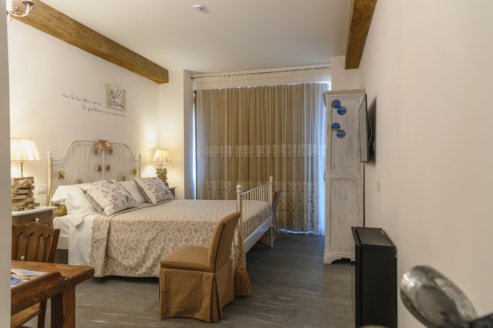 Superior Room - Photo 7