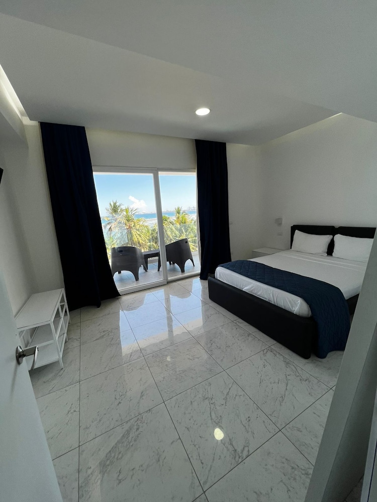 Deluxe Apartment, 1 Bedroom, Kitchen, Ocean View photo 2