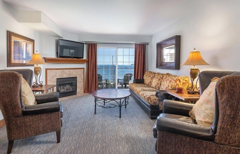 Standard Condo, 3 Bedrooms, Kitchen photo 3