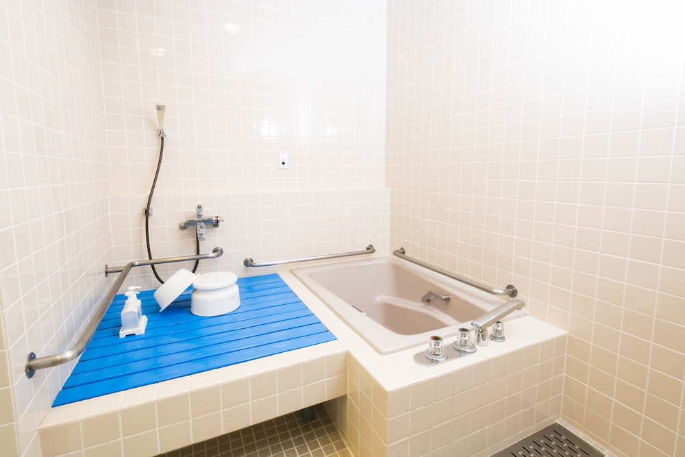 Twin Room with Private Toilet photo 3
