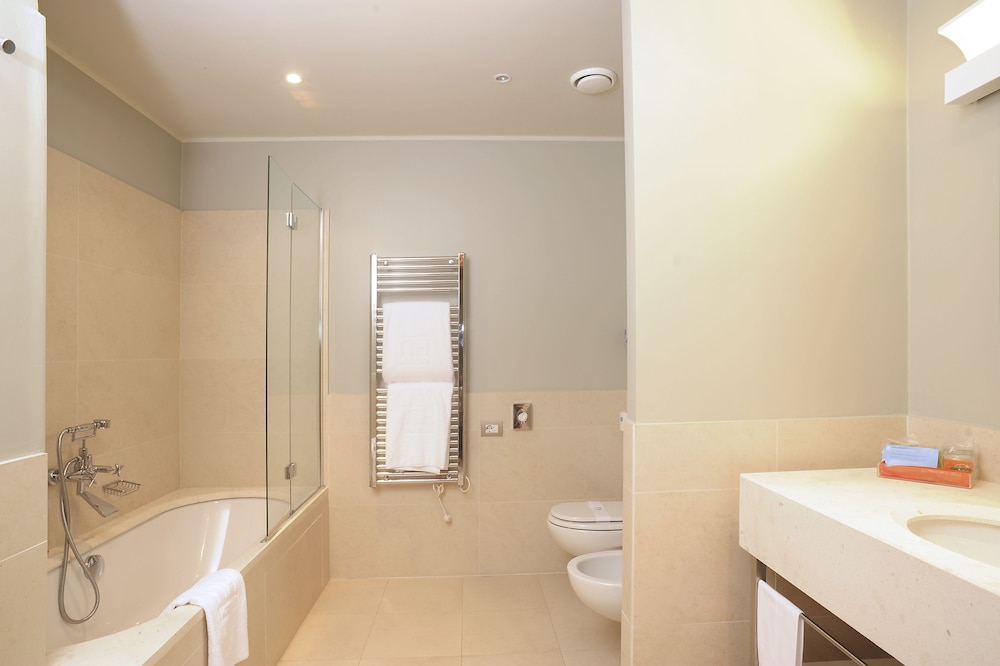 Standard Room - Photo 8