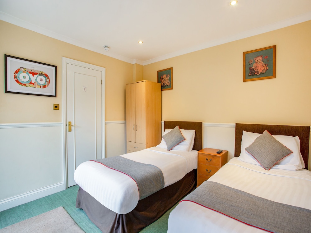 Standard Twin Room photo 2