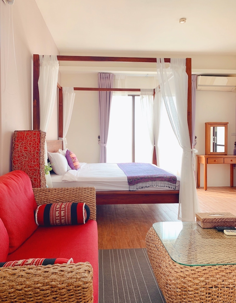 Signature Double Room, 1 Queen Bed photo 2
