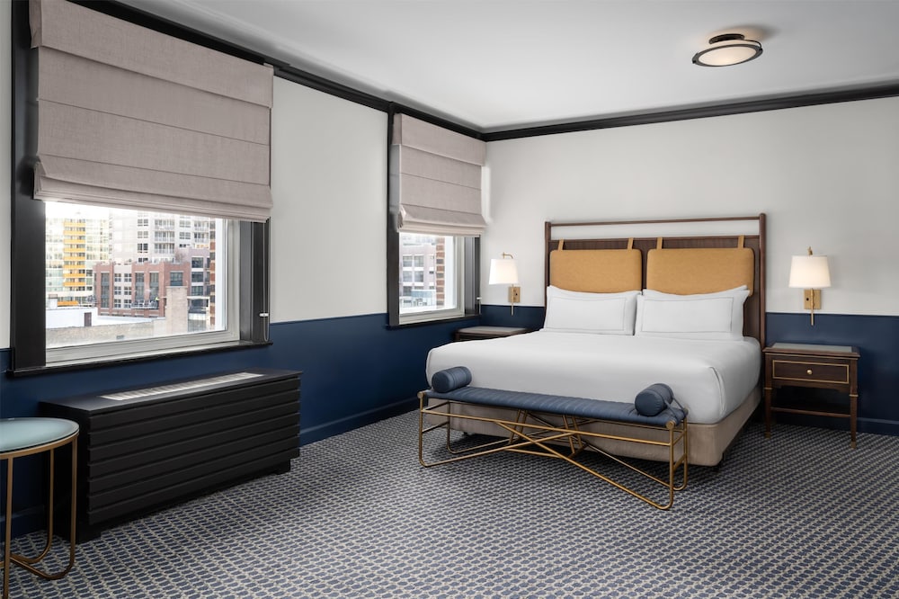 Room, 1 King Bed, City View, Corner - Photo 2