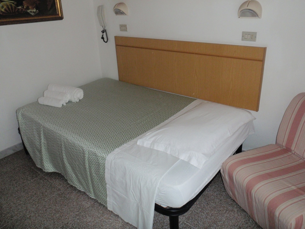 Single Room photo 1