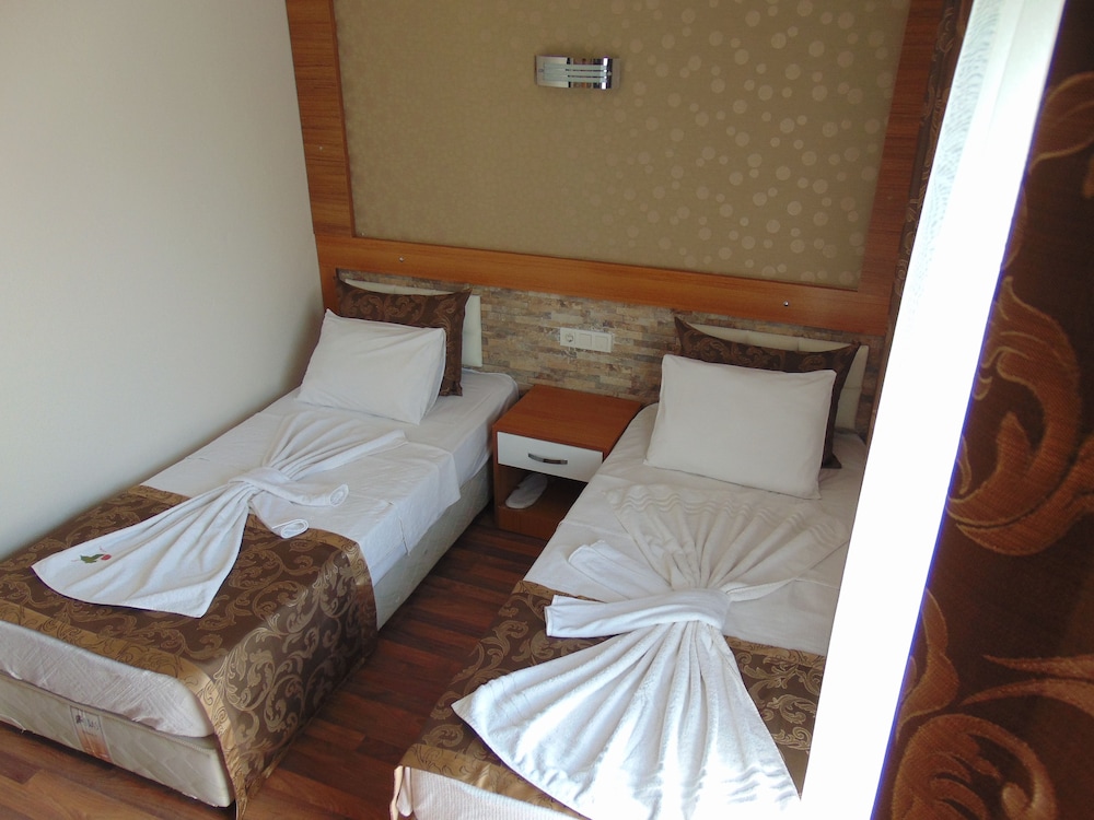 Standard Room photo 2