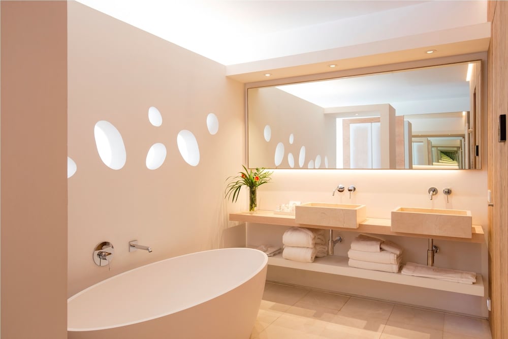 Luxury Suite, Terrace - Photo 6