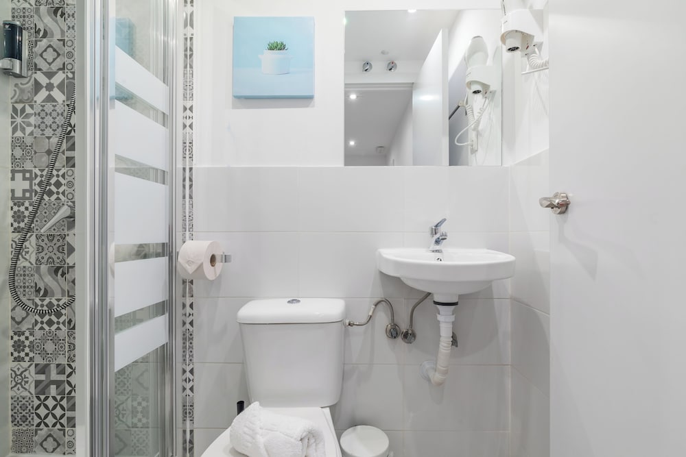 Double Room - Photo 14