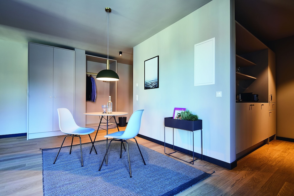Apartment (Medium) - Photo 9