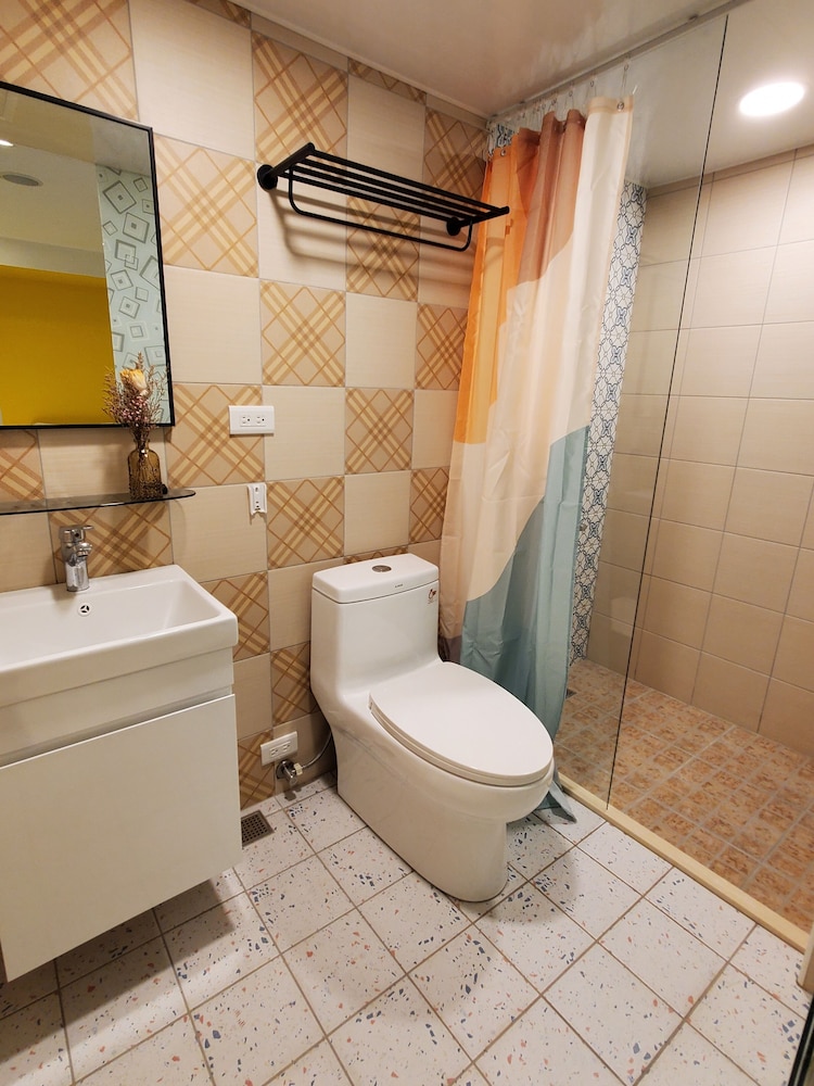 Economy Double Room, Non Smoking - Photo 3