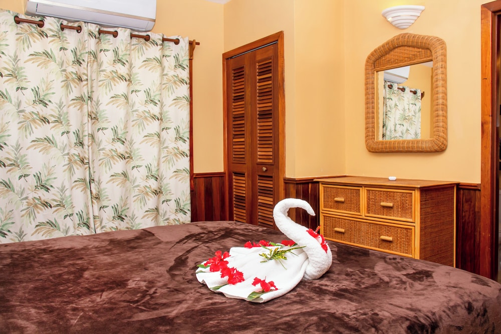 Senior Single Room, 1 King Bed, Sea View, Ground Floor photo 3
