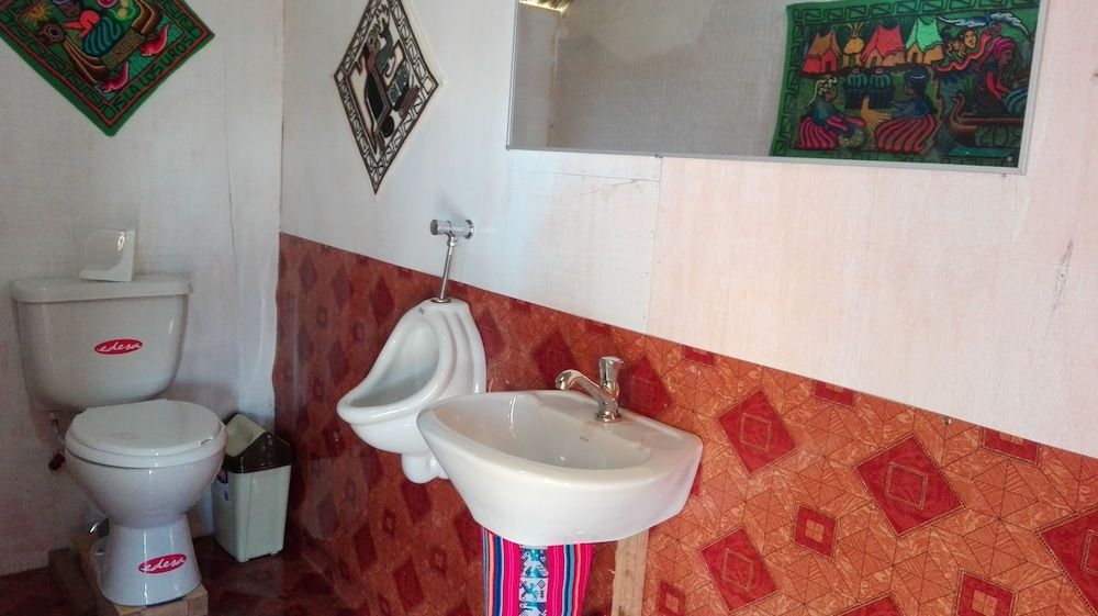 Classic Single Room, 1 Bedroom, Private Bathroom, Lake View photo 2
