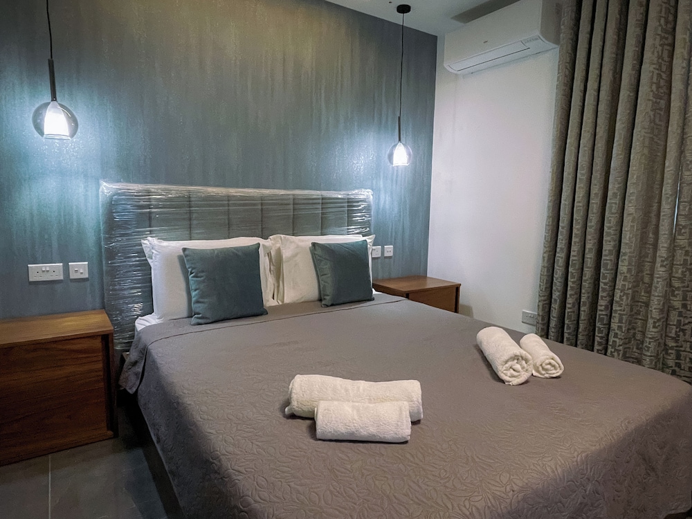 One Bed Groundfloor Apartment with Private Entrance photo 1