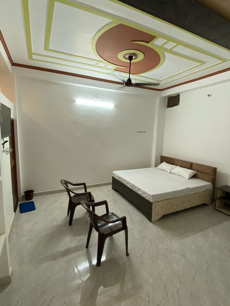 Basic Single Room, Smoking photo 3