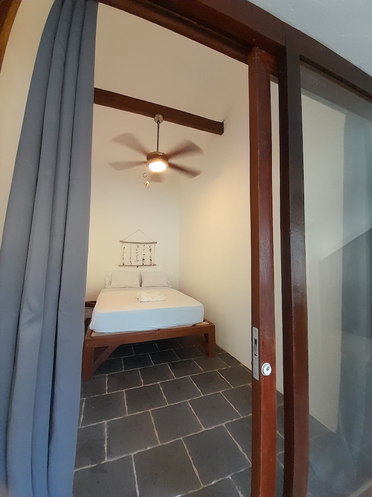 Room, 3 Bedrooms, Non Smoking, Shared Bathroom
