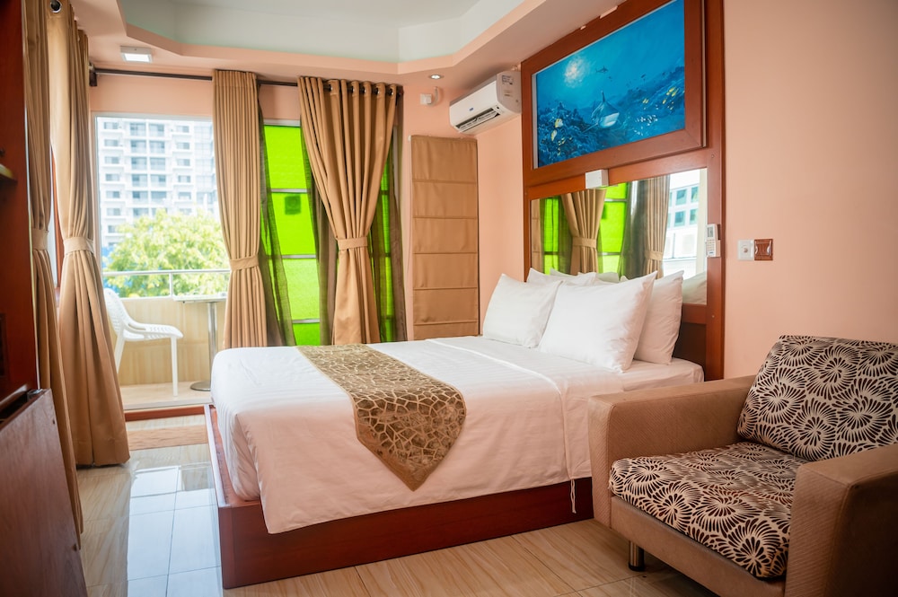 Deluxe Room, City View