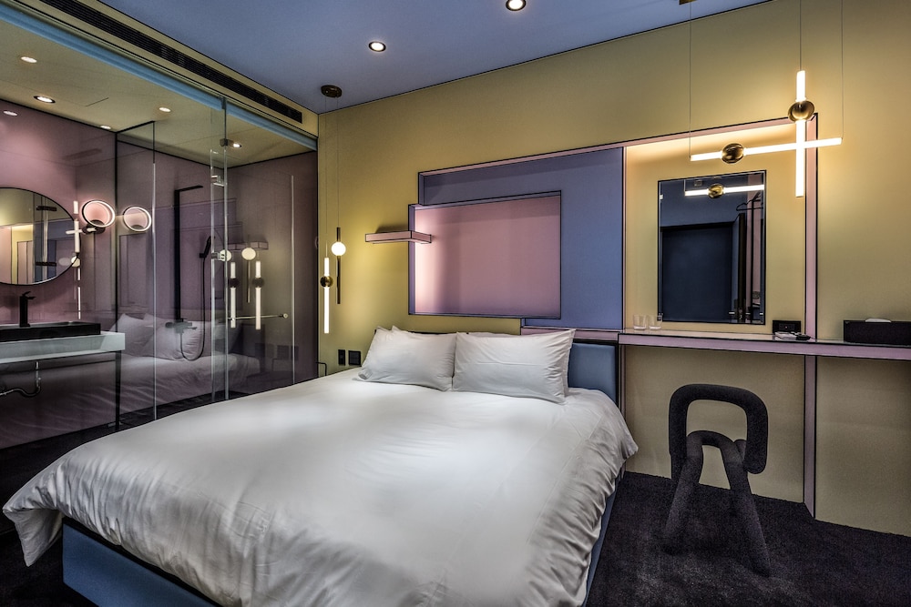 Framed Room with Double Bed (4 min. walking distance from C/I) photo 3