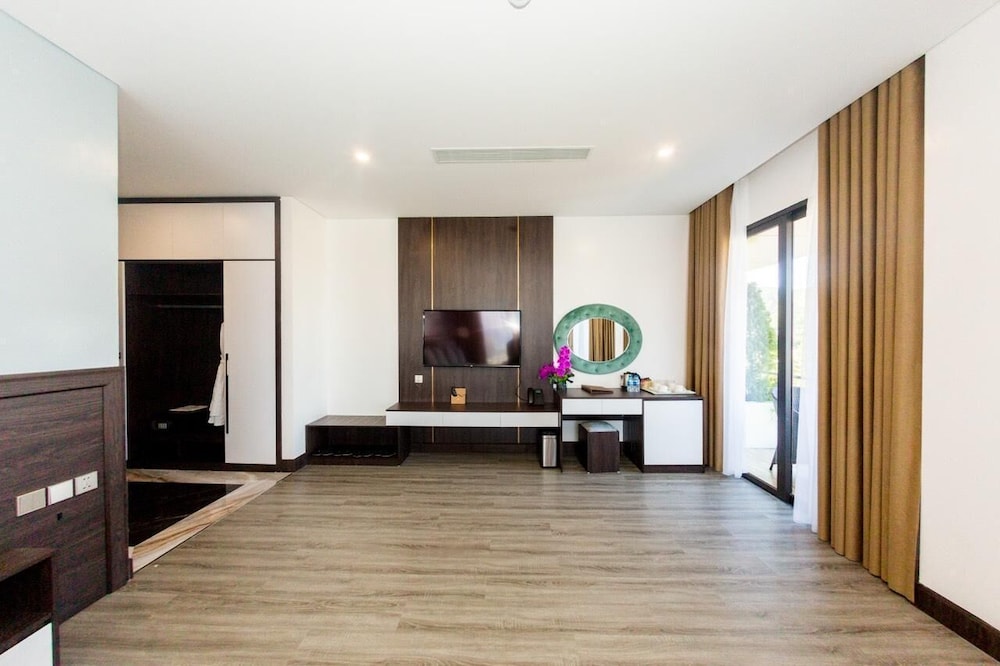 Premium Quadruple Room, 1 Bedroom, Non Smoking, City View photo 2