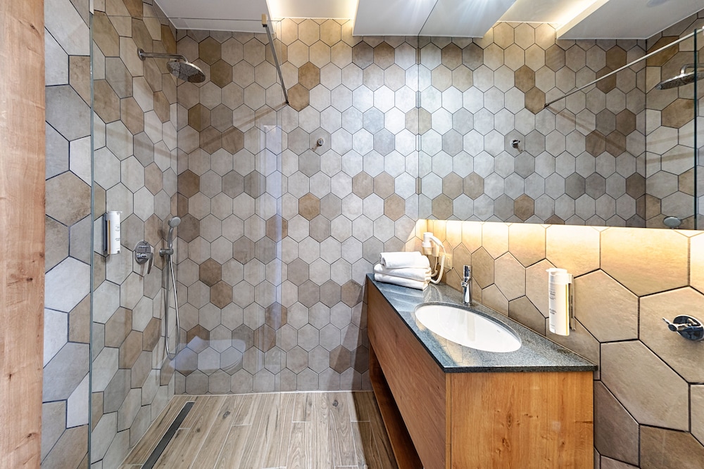 Standard Double or Twin Room - Photo 2