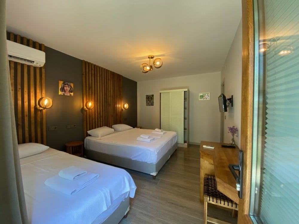 Standard Triple Room photo 2