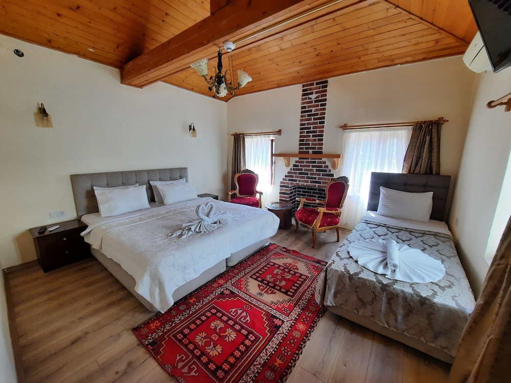 Design Double or Twin Room, 1 Bedroom, Non Smoking, Mountain View photo 2