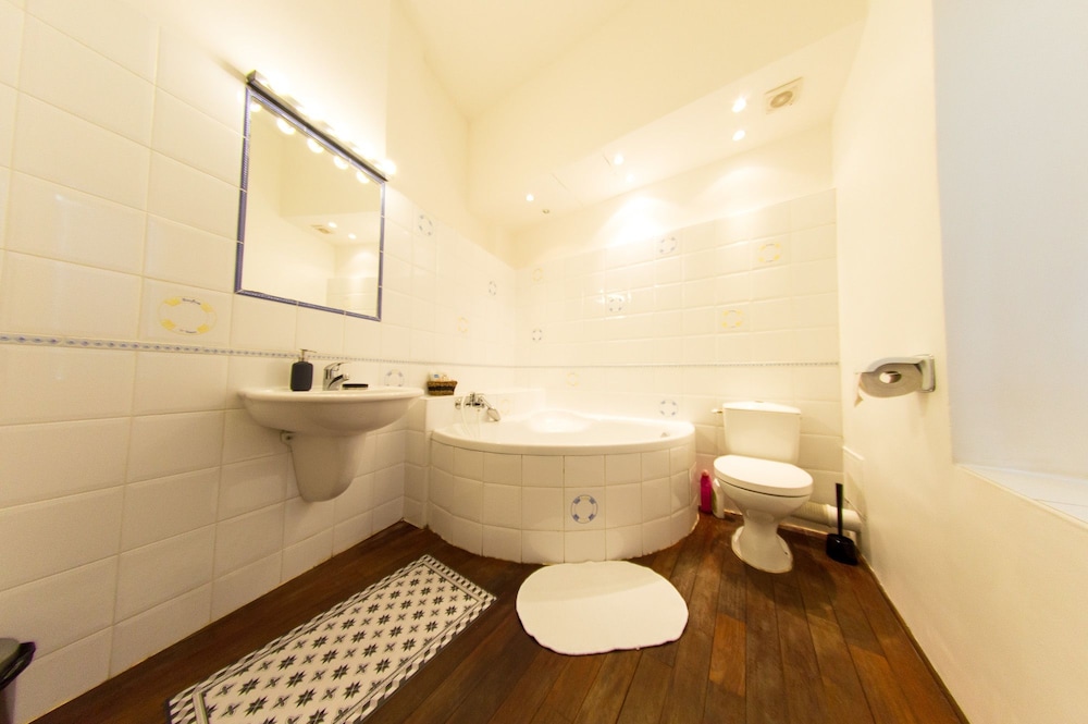 Superior Duplex, Private Bathroom photo 3