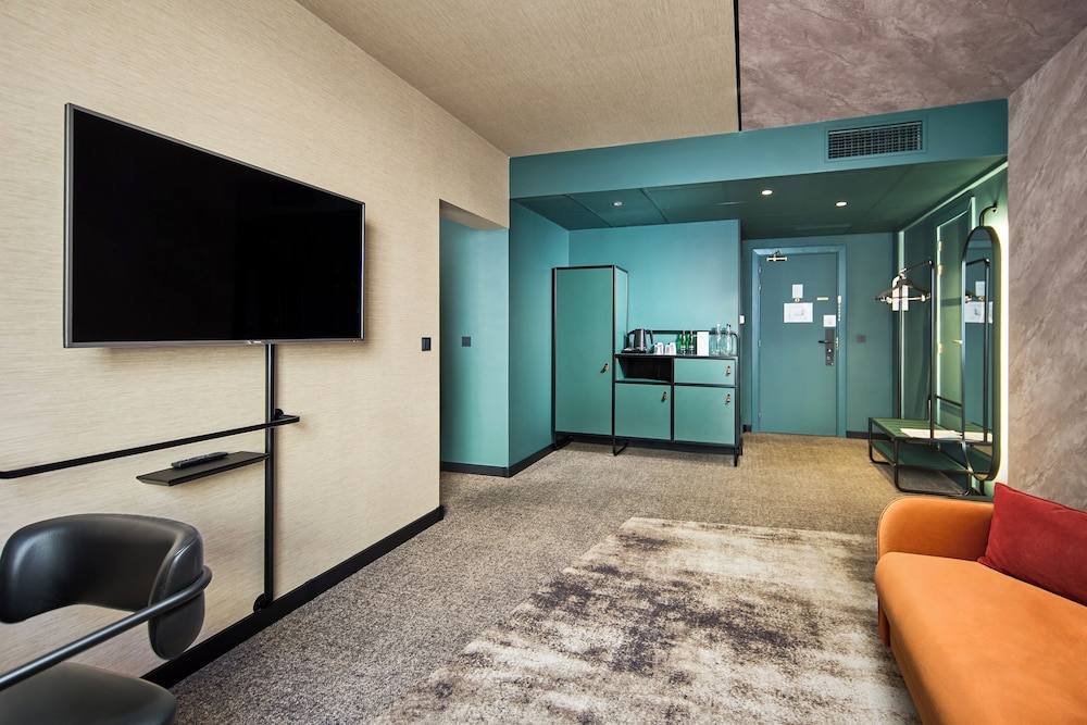 Executive Suite, 1 Queen Bed with Sofa bed