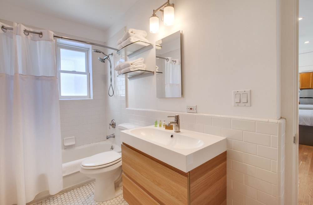 Studio Suite, Street View thumbnail 5