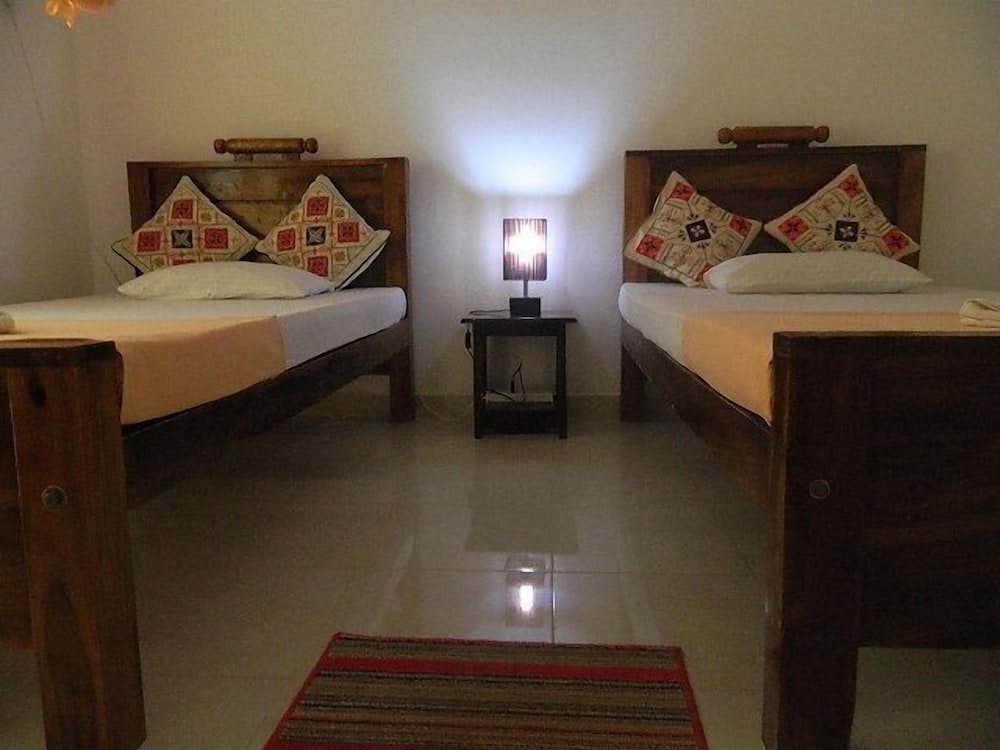 Standard Room (Standard Double or Twin  with Fan) photo 1