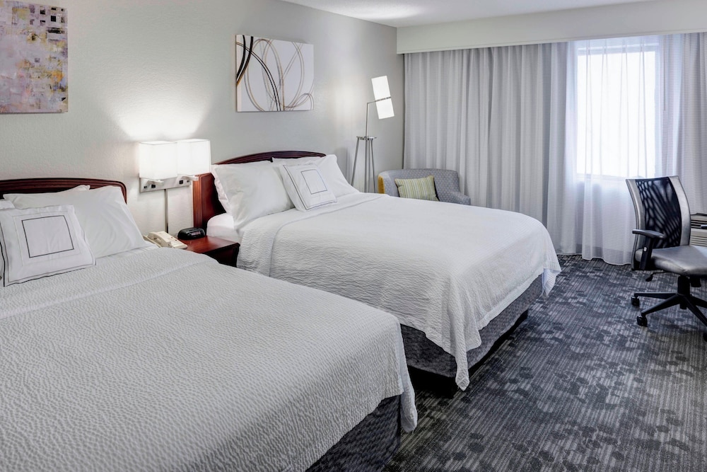 Room, 2 Queen Beds - Photo 1
