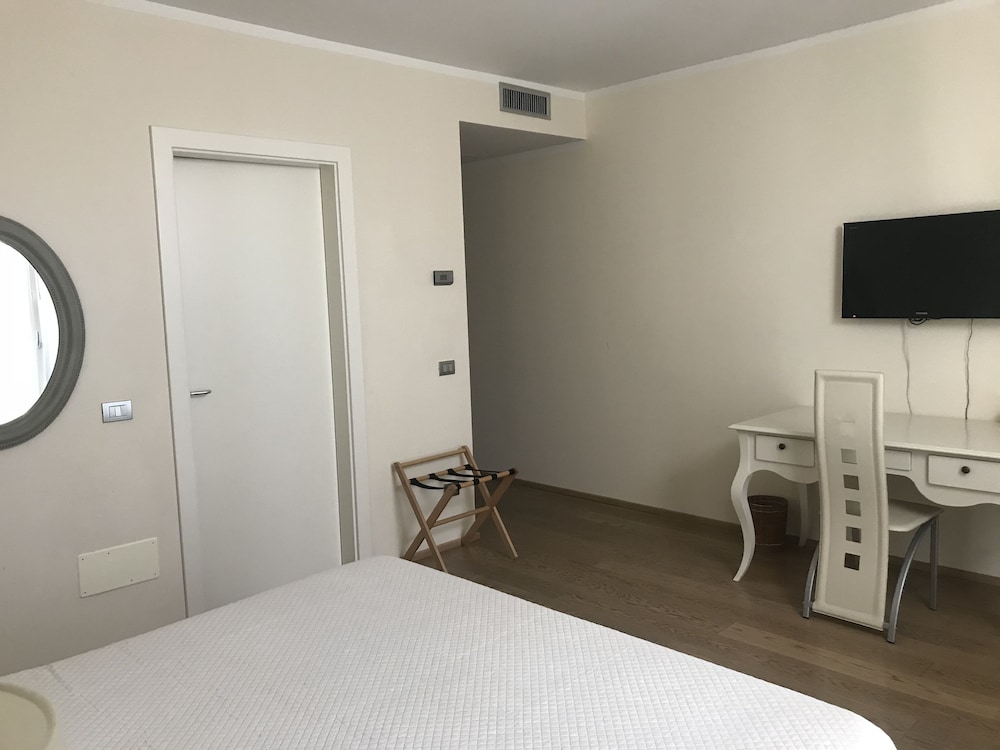 Junior Suite, Balcony photo 2