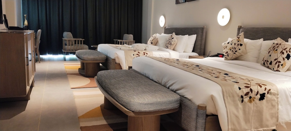 Family Single Room
