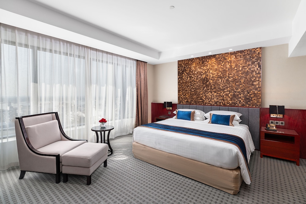 Premier Deluxe Suite - Photo 5
