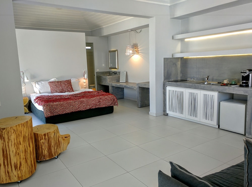 Superior Apartment with Pool View