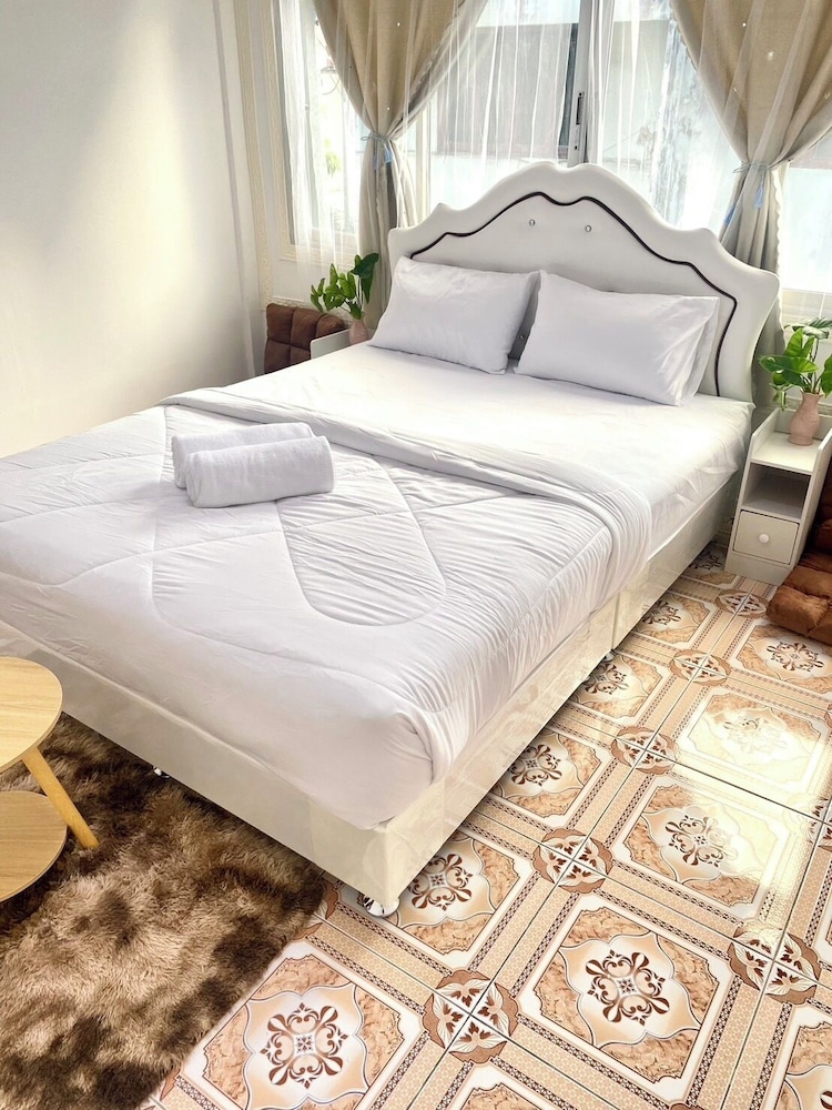 Basic Double Room photo 2