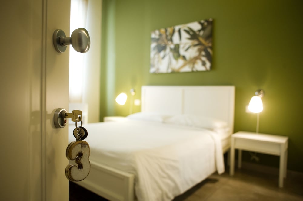 Standard Double Room, 1 Bedroom, Private Bathroom photo 2