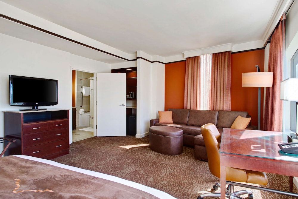 Room, 1 King Bed (Garden Tub, Alamo View) - Photo 8