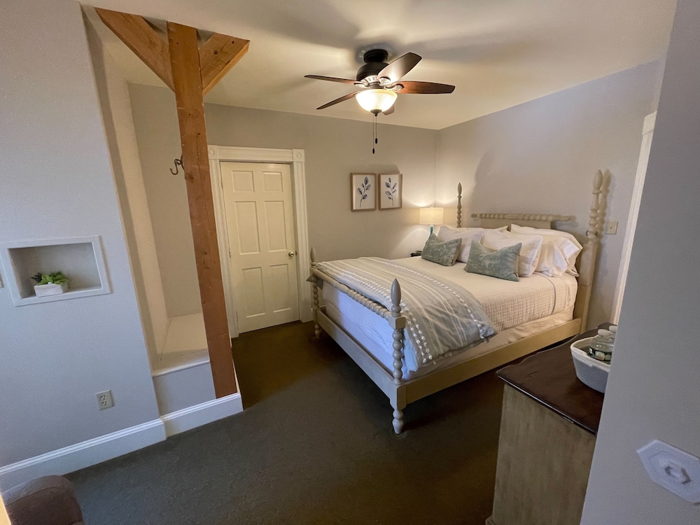 Nocturne Room