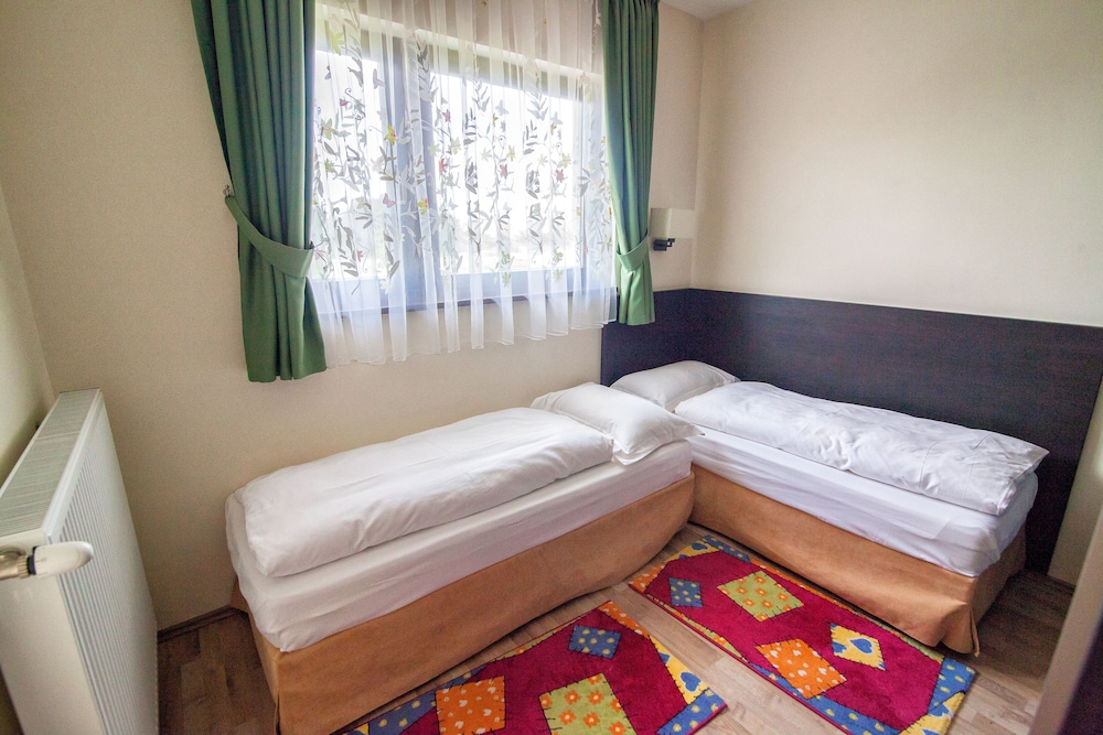 Family Suite, 2 Bedrooms, Terrace photo 2