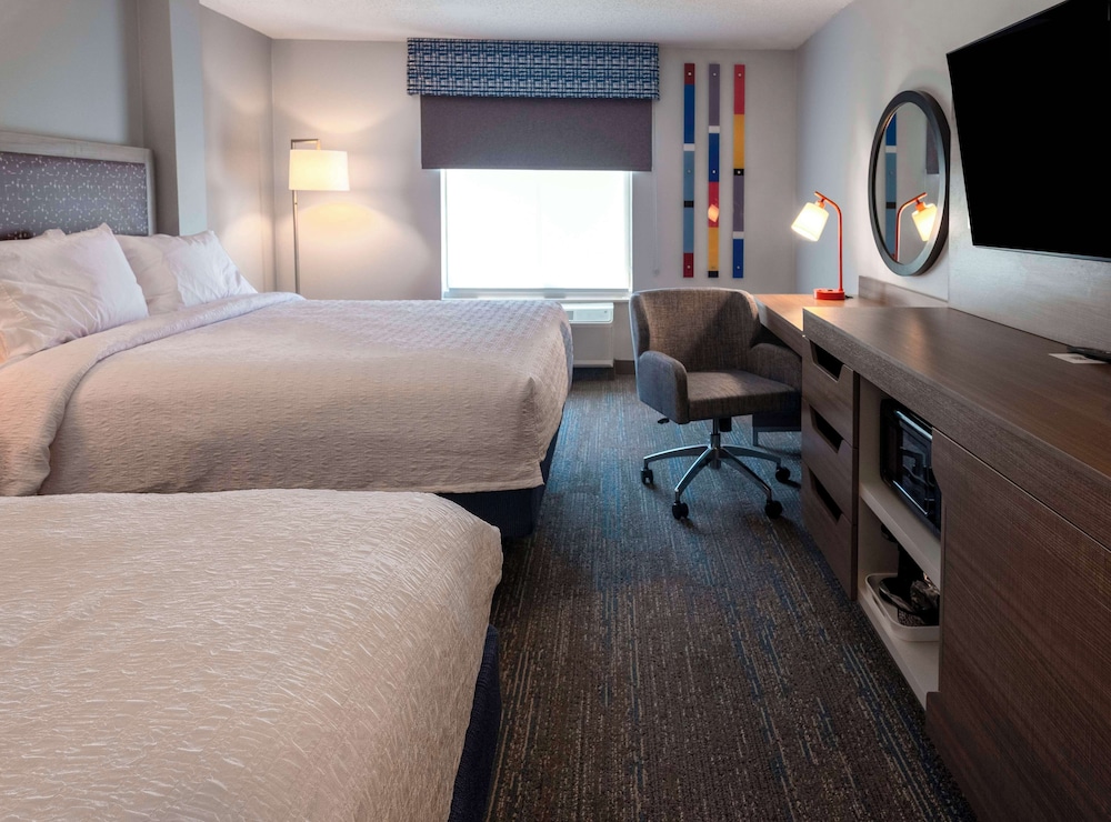 Room, 2 Queen Beds, Accessible, Bathtub (Mobility, Hearing) - Photo 2