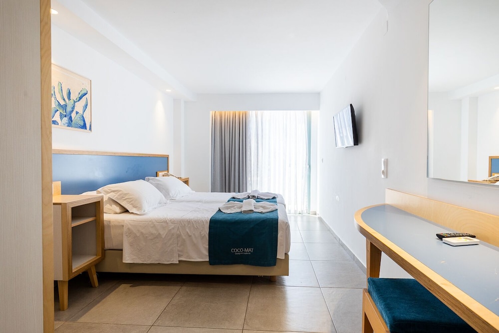 Double Room (Side Sea View)
